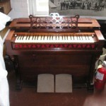 Flat Top Cottage Organ