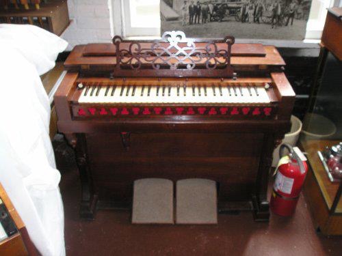 Flat Top Cottage Organ