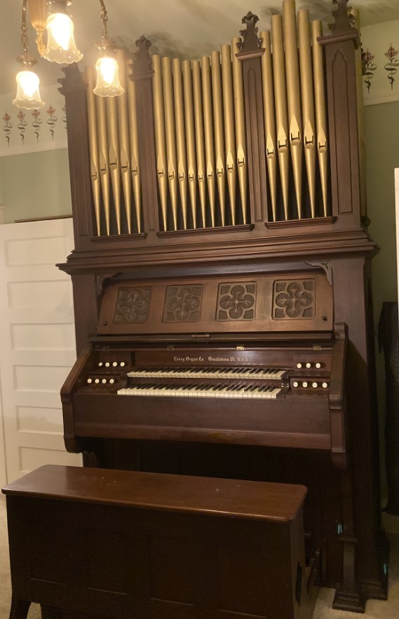 Show Ad | Estey Organ Museum - Organs - Estey Style K with Pipe Top